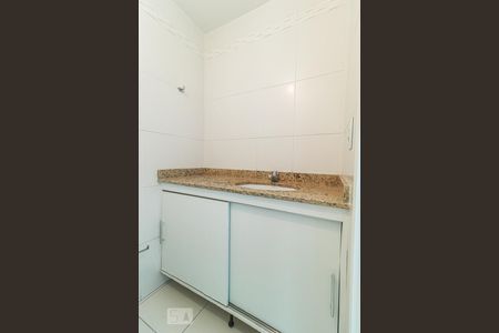 Banheiro Social de apartamento para alugar com 2 quartos, 69m² em Barra da Tijuca, Rio de Janeiro