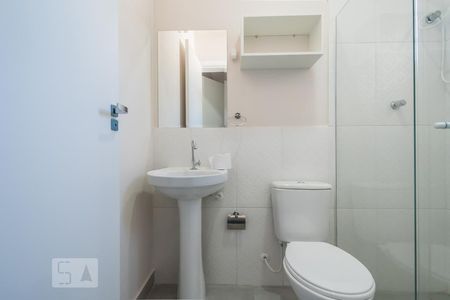 Banheiro de kitnet/studio para alugar com 1 quarto, 118m² em Jardim Cidália, São Paulo