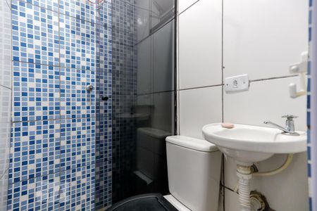 Banheiro de casa para alugar com 2 quartos, 40m² em Parque Vila Maria, São Paulo