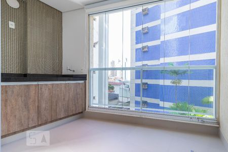 Varanda de apartamento à venda com 1 quarto, 51m² em Cambuí, Campinas
