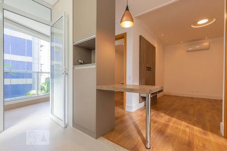 Cozinha de apartamento à venda com 1 quarto, 51m² em Cambuí, Campinas
