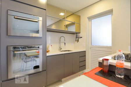 Apartamento à venda com 98m², 2 quartos e 2 vagas Apartamento à venda com 98m², 2 quartos e 2 vagasCozinha