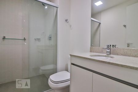 Banheiro de apartamento para alugar com 1 quarto, 51m² em Vila Madalena, São Paulo