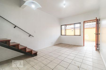 Sala de casa de condomínio para alugar com 2 quartos, 65m² em Pechincha, Rio de Janeiro