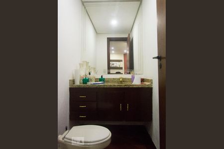 Lavabo de apartamento à venda com 4 quartos, 158m² em Vila Suzana, São Paulo