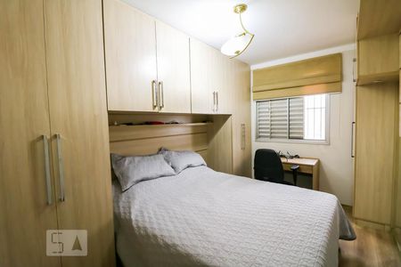 Quarto 1 de apartamento para alugar com 2 quartos, 65m² em Vila Nivi, São Paulo