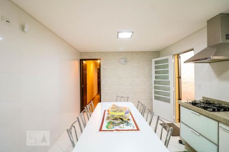 Casa para alugar com 250m², 3 quartos e 2 vagas Casa para alugar com 250m², 3 quartos e 2 vagasCozinha
