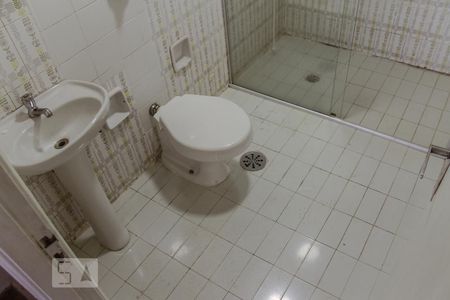 Banheiro de kitnet/studio para alugar com 1 quarto, 50m² em Santa Cecília, São Paulo