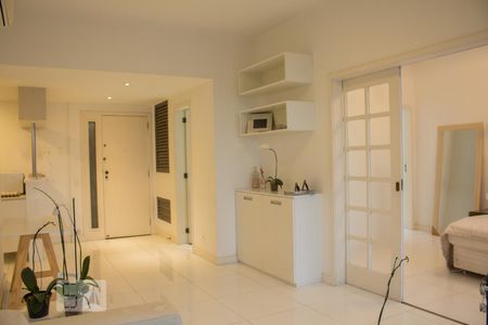 Sala de kitnet/studio para alugar com 1 quarto, 58m² em Barra da Tijuca, Rio de Janeiro