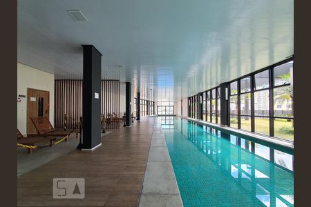 Piscina coberta  de kitnet/studio para alugar com 1 quarto, 38m² em Vila Mariana, São Paulo