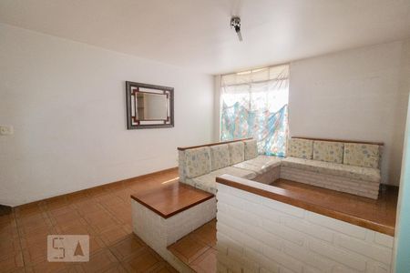 Sala de casa à venda com 4 quartos, 300m² em Vila Santa Maria, São Paulo