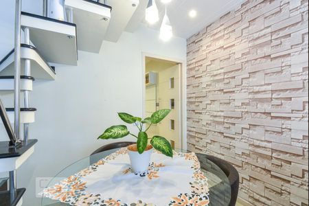 Sala de casa de condomínio para alugar com 2 quartos, 99m² em Nova Petrópolis, São Bernardo do Campo