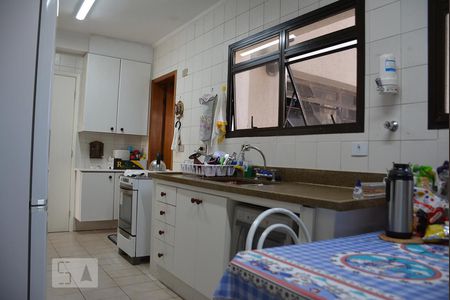 Apartamento para alugar com 144m², 4 quartos e 2 vagas Apartamento para alugar com 144m², 4 quartos e 2 vagasCozinha