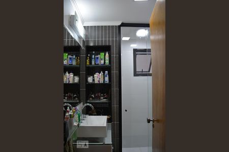 Apartamento para alugar com 144m², 4 quartos e 2 vagas Apartamento para alugar com 144m², 4 quartos e 2 vagasBanheiro 2