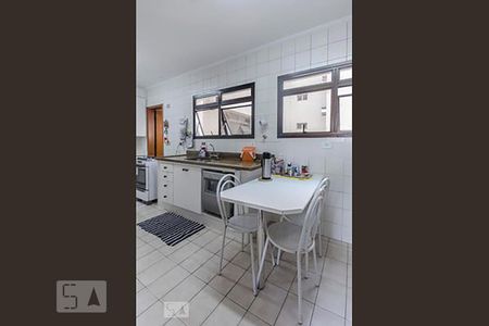 Apartamento para alugar com 144m², 4 quartos e 2 vagas Apartamento para alugar com 144m², 4 quartos e 2 vagasCozinha