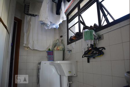 Apartamento para alugar com 144m², 4 quartos e 2 vagas Apartamento para alugar com 144m², 4 quartos e 2 vagasLavanderia