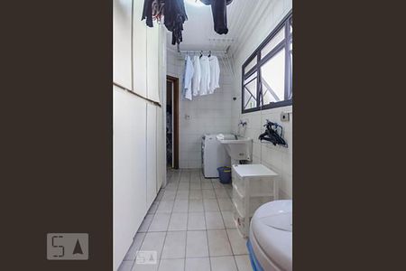 Apartamento para alugar com 144m², 4 quartos e 2 vagas Apartamento para alugar com 144m², 4 quartos e 2 vagasLavanderia