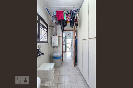 Apartamento para alugar com 144m², 4 quartos e 2 vagas Apartamento para alugar com 144m², 4 quartos e 2 vagasLavanderia