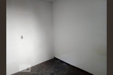 Quarto de casa para alugar com 1 quarto, 35m² em Cidade Domitila, São Paulo