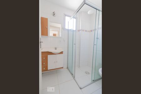 Banheiro de apartamento à venda com 2 quartos, 57m² em Vila Marina, São Paulo