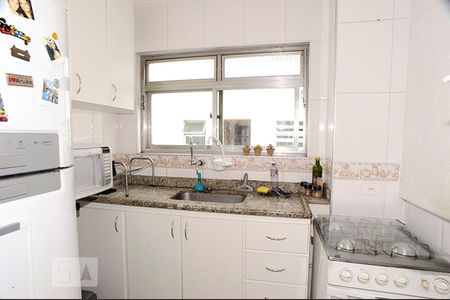 Casa à venda com 400m², 4 quartos e 3 vagas Casa à venda com 400m², 4 quartos e 3 vagasCozinha