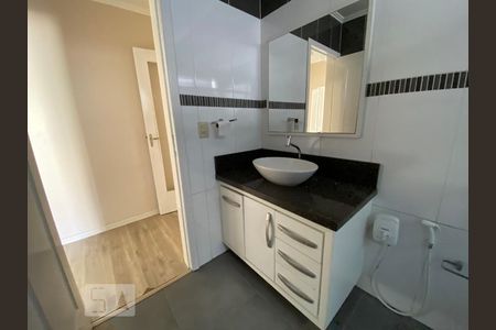 Apartamento à venda com 117m², 2 quartos e sem vaga Apartamento à venda com 117m², 2 quartos e sem vagaBanheiro