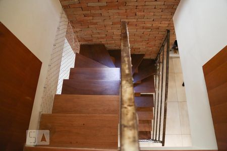 Escada de casa de condomínio à venda com 2 quartos, 135m² em Vila Fachini, São Paulo