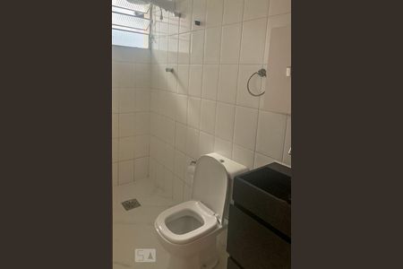 Banheiro de apartamento para alugar com 1 quarto, 55m² em Jardim Iracema, Barueri