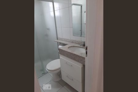 Banheiro corredor de apartamento para alugar com 2 quartos, 53m² em Morumbi, São Paulo