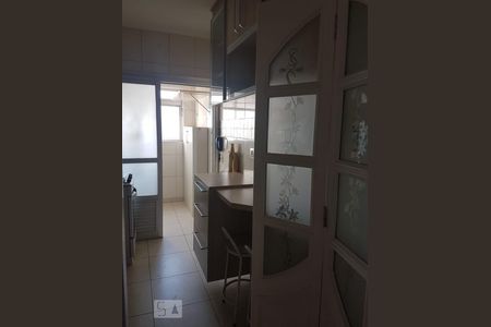 Cozinha de apartamento à venda com 3 quartos, 65m² em Vila Bertioga, São Paulo