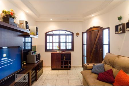 Sala de casa à venda com 3 quartos, 350m² em Piraporinha, Diadema