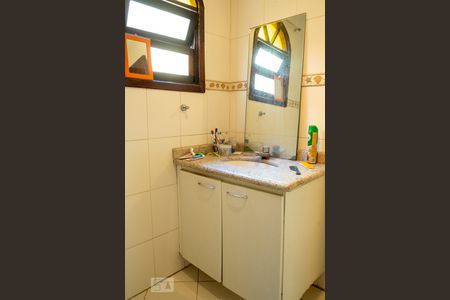 Banheiro de casa à venda com 3 quartos, 120m² em Vila Pierina, São Paulo