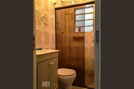 Banheiro de casa à venda com 3 quartos, 220m² em Pestana, Osasco