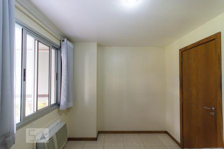 Quarto 1 de apartamento para alugar com 2 quartos, 86m² em Jacarepaguá, Rio de Janeiro