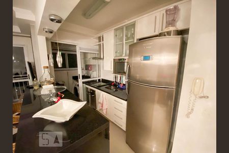 Cozinha de apartamento para alugar com 2 quartos, 50m² em Bela Vista, São Paulo