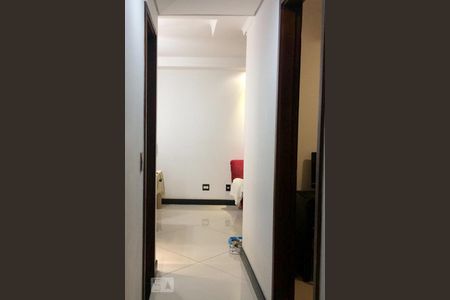 Corredor de apartamento para alugar com 3 quartos, 74m² em Vila Andrade, São Paulo