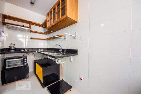 Cozinha  de kitnet/studio para alugar com 1 quarto, 32m² em Passo da Areia, Porto Alegre