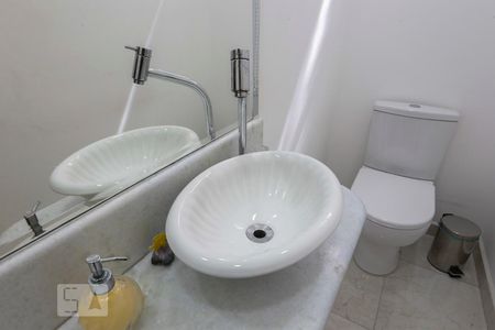 Lavabo de casa à venda com 3 quartos, 250m² em Cambuci, São Paulo