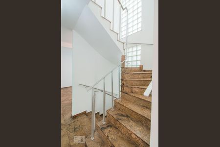 Escada de casa à venda com 3 quartos, 600m² em Jardim da Glória, São Paulo