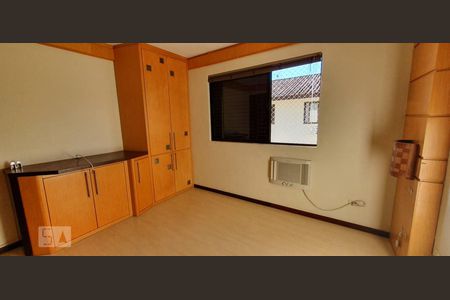 Quarto 1 de casa de condomínio para alugar com 4 quartos, 143m² em Parolin, Curitiba