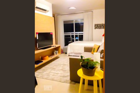 Sala de kitnet/studio para alugar com 1 quarto, 38m² em Itaim Bibi, São Paulo