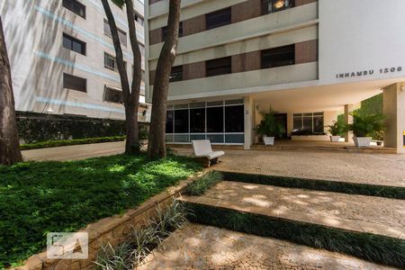 Apartamento à venda com 110m², 3 quartos e 1 vaga Apartamento à venda com 110m², 3 quartos e 1 vagaFachada