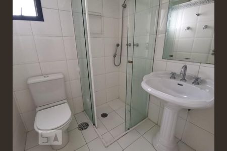 Banheiro de apartamento para alugar com 2 quartos, 135m² em Real Parque, São Paulo