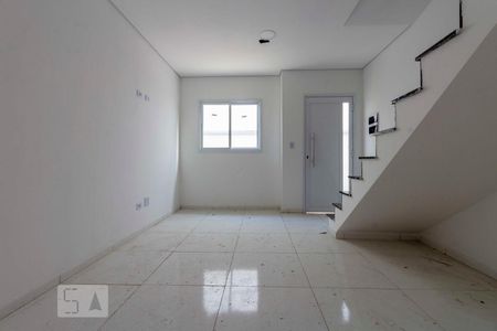 Casa de condomínio à venda com 70m², 2 quartos e 2 vagasSala