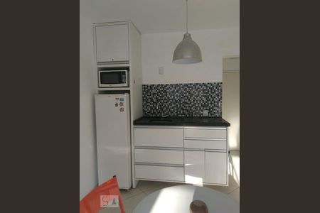 Cozinha de kitnet/studio para alugar com 1 quarto, 25m² em Centro Cívico, Curitiba