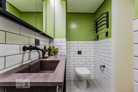 banheiro de kitnet/studio para alugar com 1 quarto, 30m² em Centro Histórico, Porto Alegre