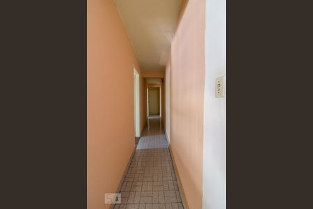 Corredor de casa para alugar com 2 quartos, 140m² em Torres Tibagy, Guarulhos