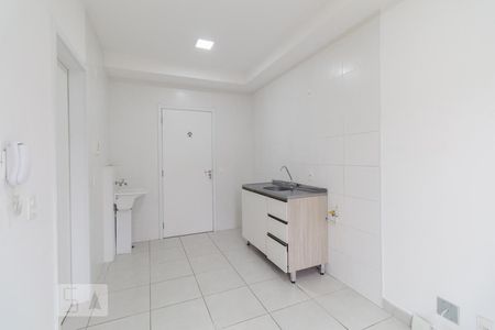 Sala e cozinha de kitnet/studio à venda com 1 quarto, 28m² em Vila Alpina, São Paulo