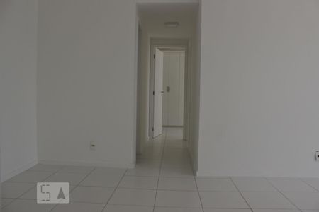 Corredor de apartamento para alugar com 2 quartos, 80m² em Barra da Tijuca, Rio de Janeiro