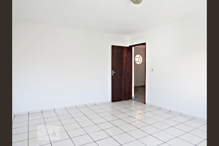 Quarto 1 de casa para alugar com 2 quartos, 100m² em Vila Constança, São Paulo